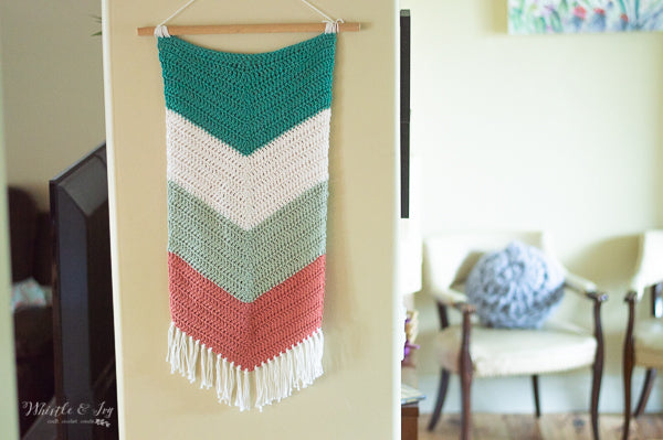 Chevron Fringe Wall Hanging [crochet pattern]