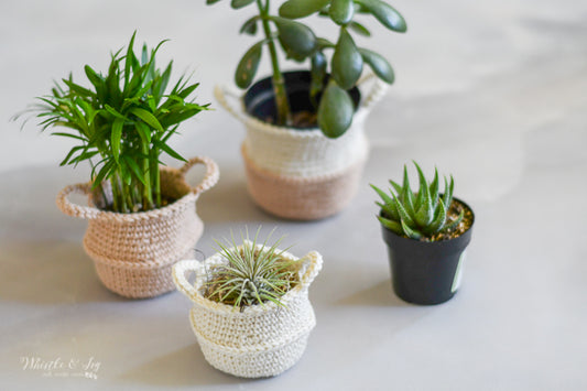 Mini Belly Baskets [crochet pattern]