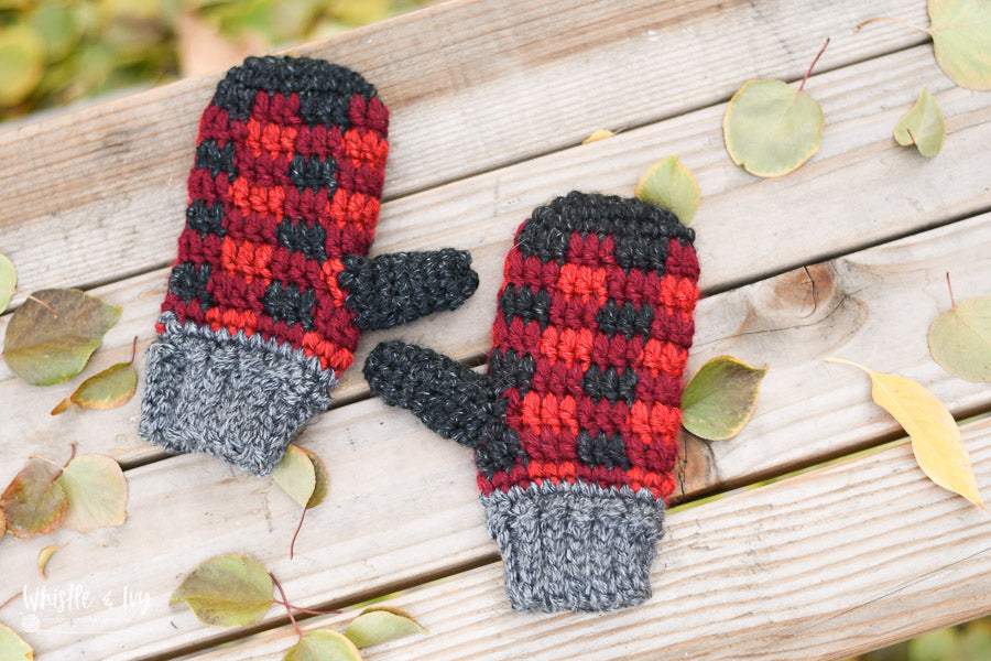 Bulky Plaid Mittens [crochet pattern]