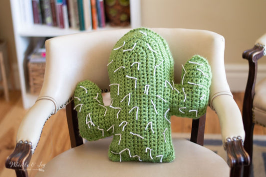 Chunky Cactus Pillow [crochet pattern]