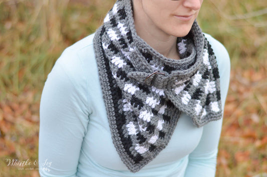 Buckled Plaid Neck Warmer [crochet pattern]