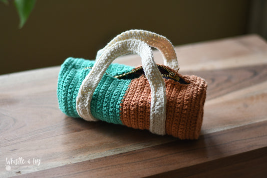 Retro Duffle Bag Pouch [crochet pattern]