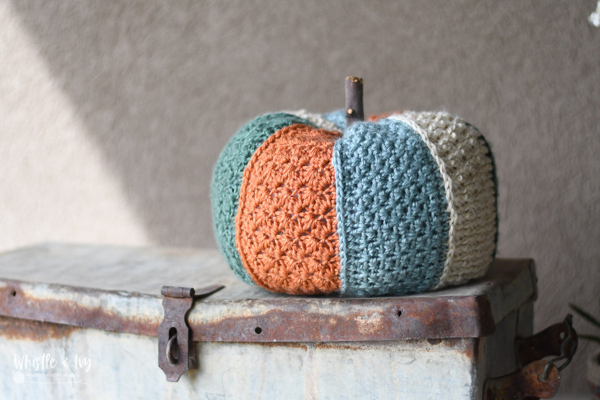 Cottage Panel Pumpkin [crochet pattern]