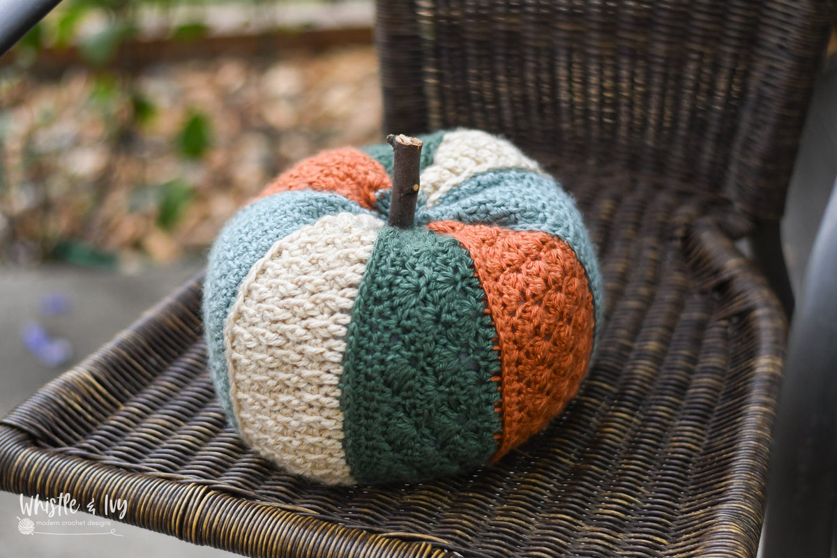 Cottage Panel Pumpkin [crochet pattern]