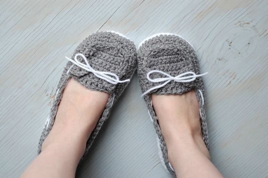 Adult Boat Shoe Slippers [crochet pattern]